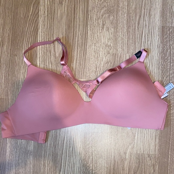 Lightly Lined Wireless Bra - Picture 1 of 3